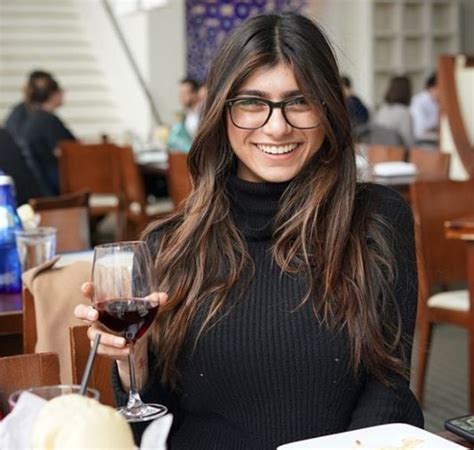 Mia Khalifa Height, Weight, Age, Husband, Boyfriend, Family,。